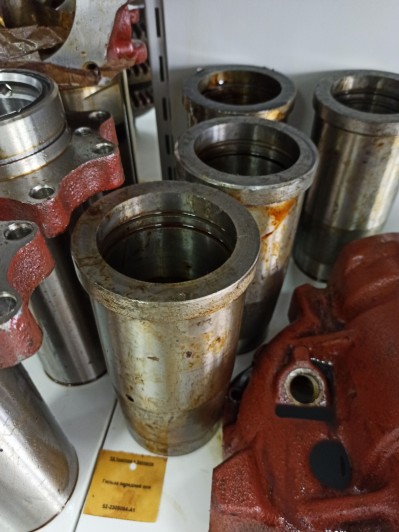 Гильза передней оси