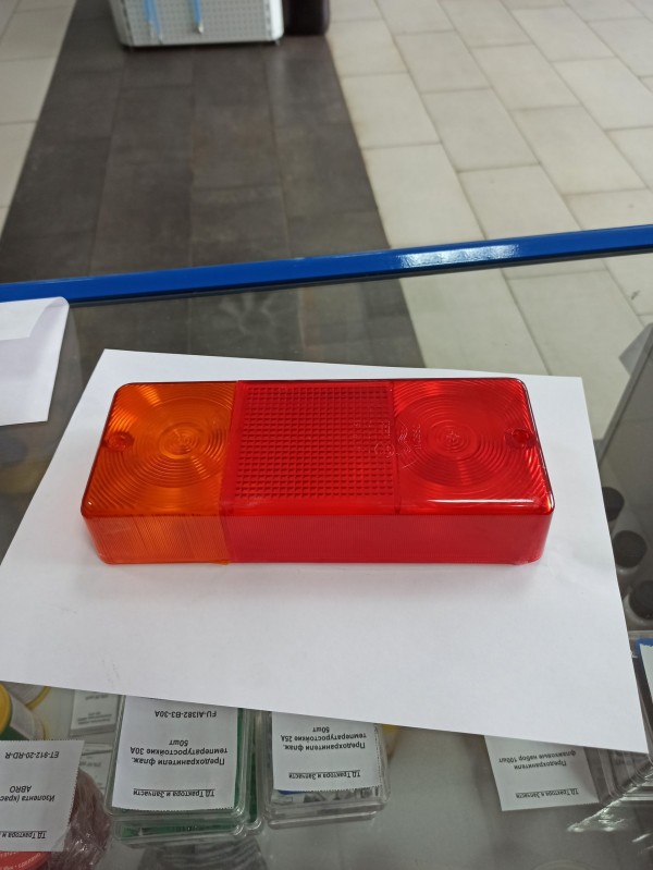 Стекло переднего фонаря Ф-402 (пластмас.) — 2