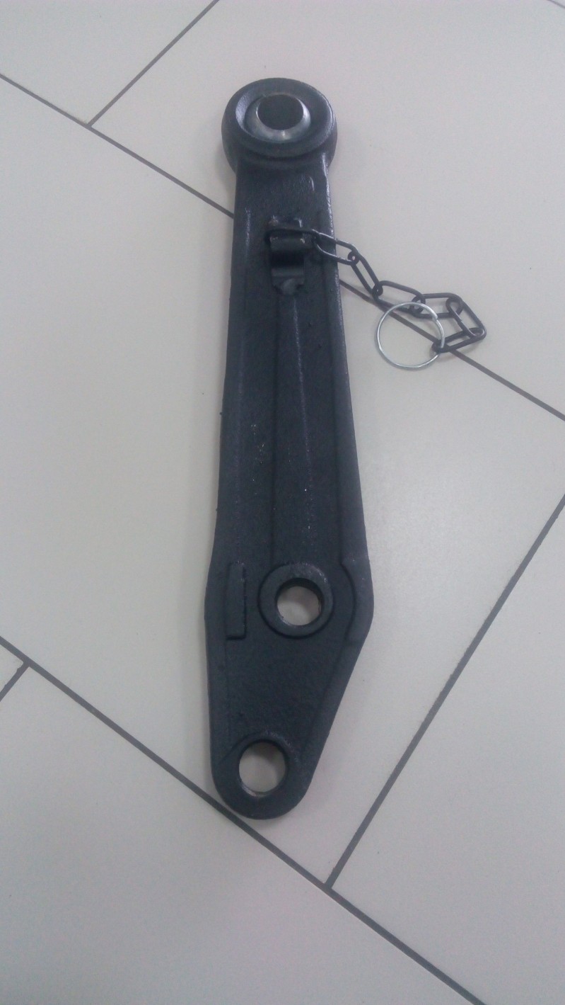 Тяга задней навески правая (половина) — 1