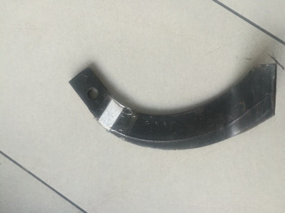 Зуб почвофрезы 1GQN IT225