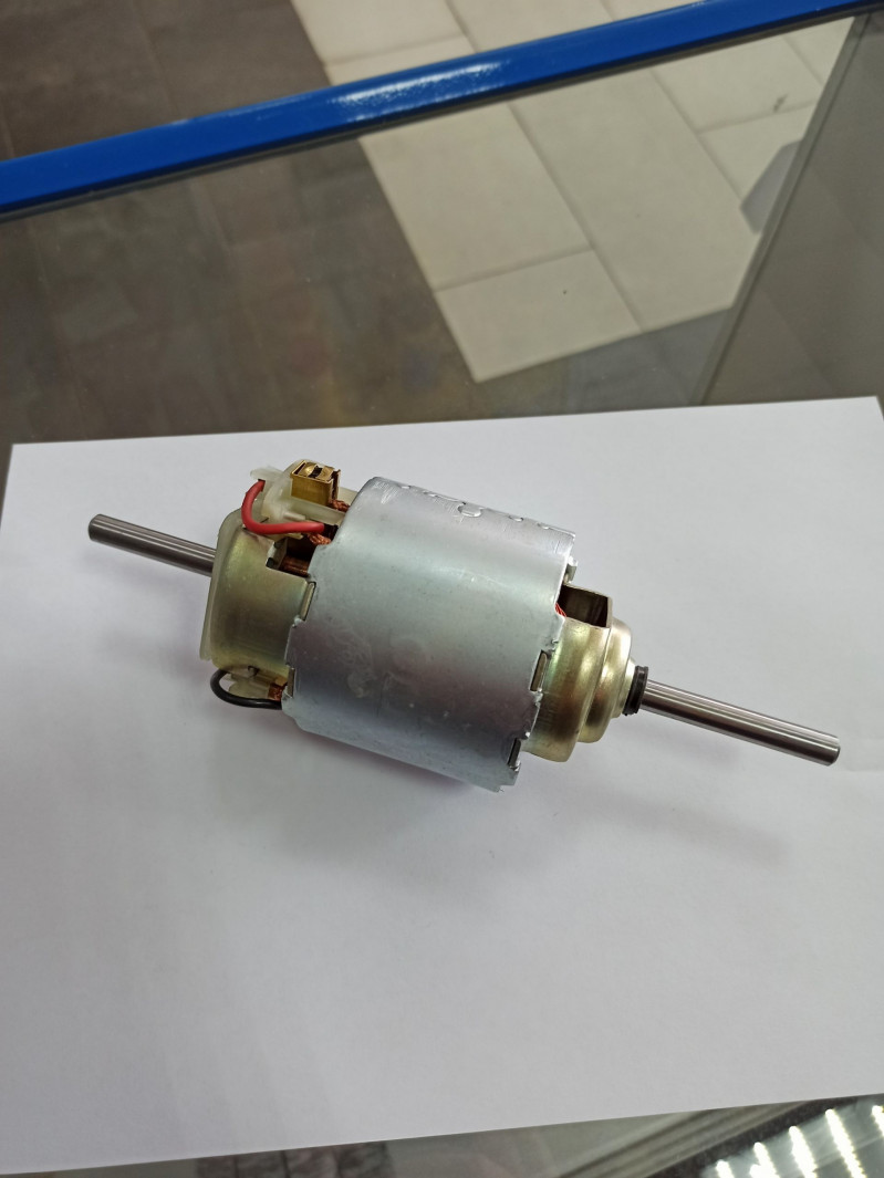 Двигатель отопителя под 2 ротора ДП 70-130-4,5-24-02 (АУИБ 524.412.002) — 1