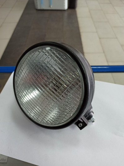 Фара передняя ФГ-305П (пластм.)