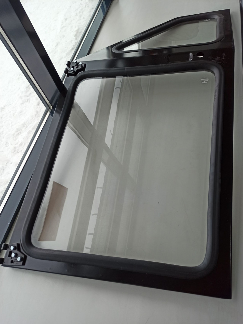 Дверь левая в сб. без замка — 1