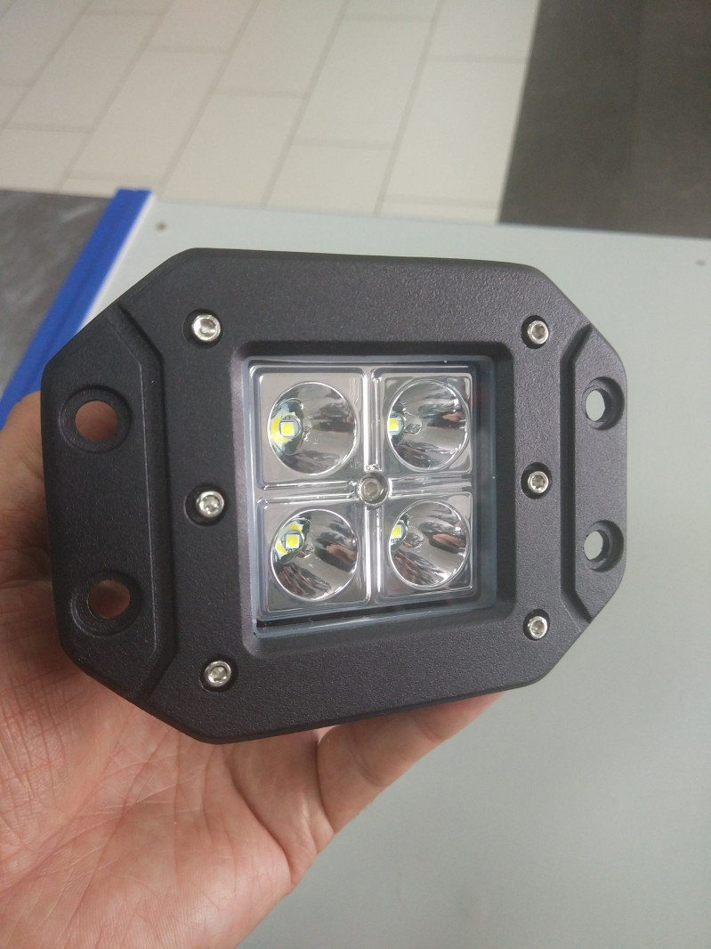 Фара светодиодная CH039 16W 4 диода по 3W врезная(габаритные размеры 92*122*91мм) — 1